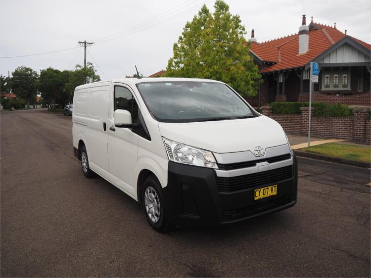 2020 TOYOTA HIACE 4D VAN LWB GDH300R
